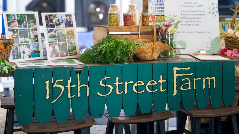 image of 15th Street Farm table and vegetables